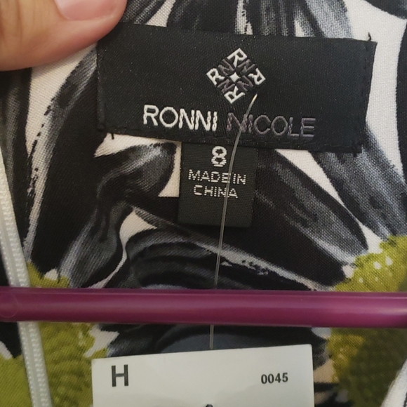 Ronni Nicole Dress - Picture 3 of 4